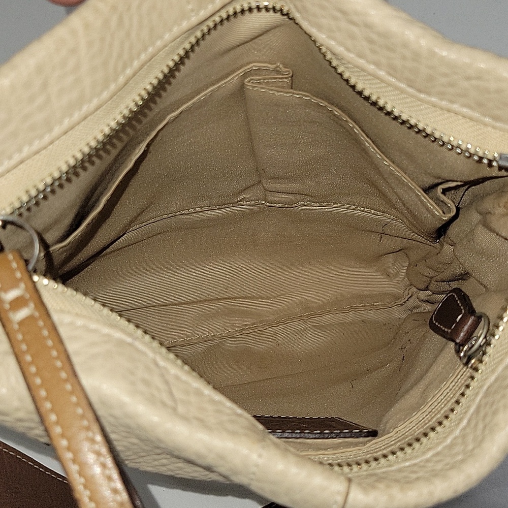 Vintage Coach Soho Slim Cream Pebble Leather Hobo Bag with Brown Accents - Picture 8 of 16